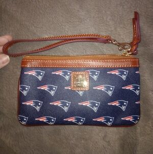 Dooney & Bourke Navy, Brown & Red Patriotic Wristlet NWOT